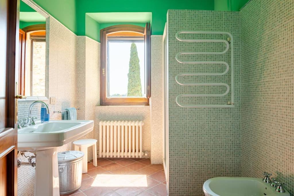 La Torre Dell'oliveto Apartment *